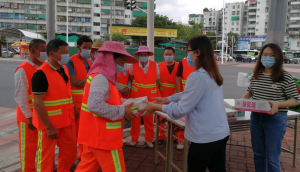 汕头市人社部门开展高温天气劳动权益保护户外宣传活动