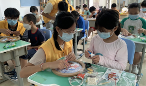 珠海金湾三灶镇中心村举办霜降节气主题活动 让中华优秀传统文化浸润童心 珠海金湾三灶镇中心村举办霜降节气主题活动 让中华优秀传统文化浸润童心