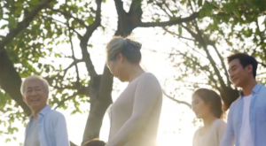 银发经济崛起：保健产业30年蜕变，开启8万亿市场新篇章